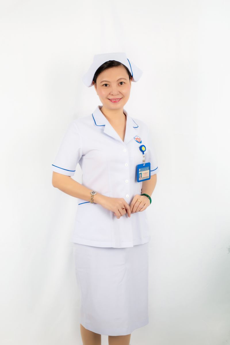 Bộ quần áo Blouse trắng tay ngắn cho y tá điều dưỡng (kèm nón) - Y Dược Học  Dân Tộc